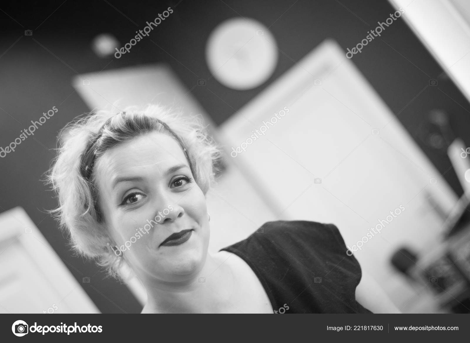 Short Hair Pin Up Style Portrait Blonde Woman Short Hair Pinup
