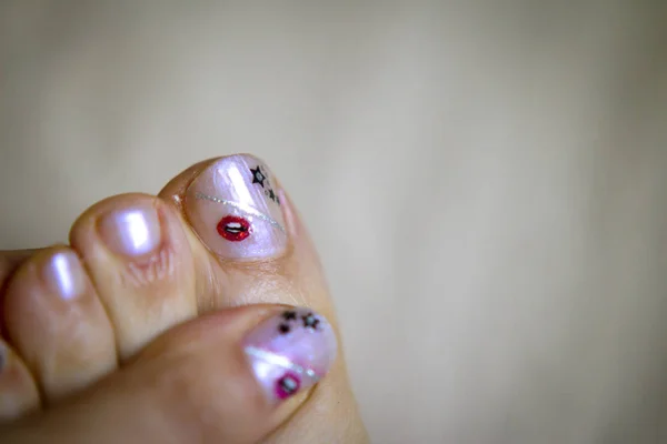 指甲的妇女的手和脚 美容护理 — 图库照片