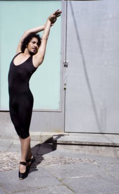 Bale dansçısı adam siyah kaşık ve Bale ipuçları ile