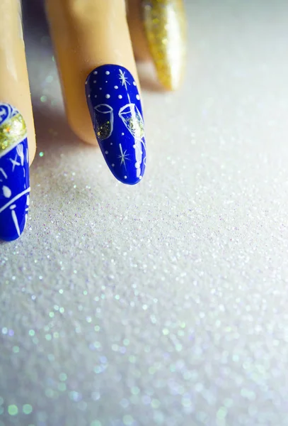 Μόνιμο gel νύχια με το νέο έτος διακόσμηση — Φωτογραφία Αρχείου