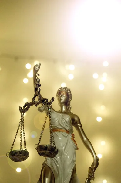 Deusa da justiça representante da lei — Fotografia de Stock