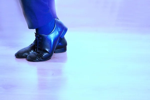 Salsa dansına feet dansçı — Stok fotoğraf