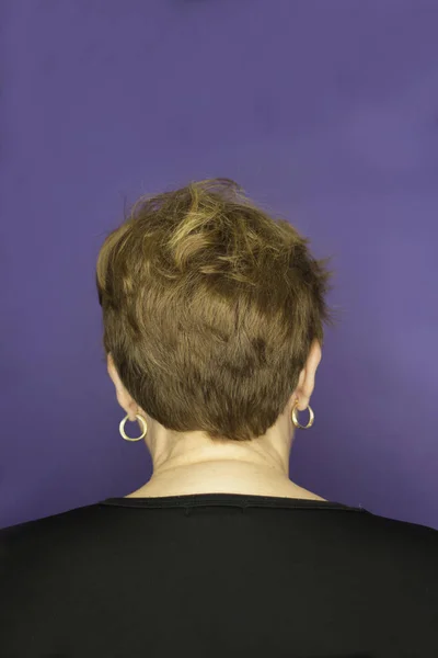 Sarı kısa saçlı middleaged kadın — Stok fotoğraf