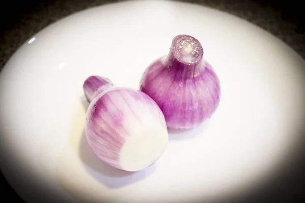 キッチンで調理されていない紫色のアーカイブ 人はいない — ストック写真