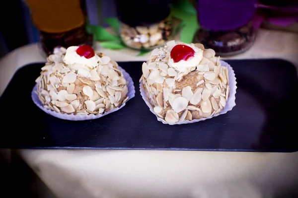 Pastelaria Variada Doces Colocados Uma Exibição Padaria Não Pessoas — Fotografia de Stock