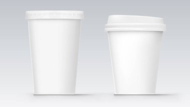 İki Beyaz Boş Boş Plastik Kola Fincan