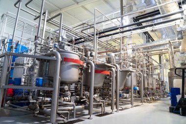 Yemek pişirme tesisi, şeker fabrikasında karamel. Tatlı üretimi