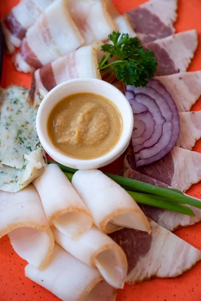 Traditional Russian appetizer. bacon, onion and mustard on plate — Stock Photo, Image