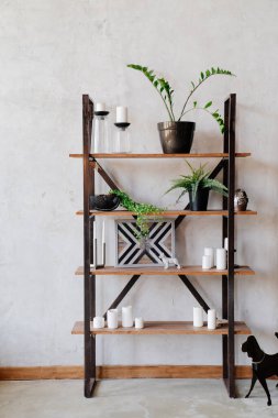 Çatı katının içi. minimalist tasarım.