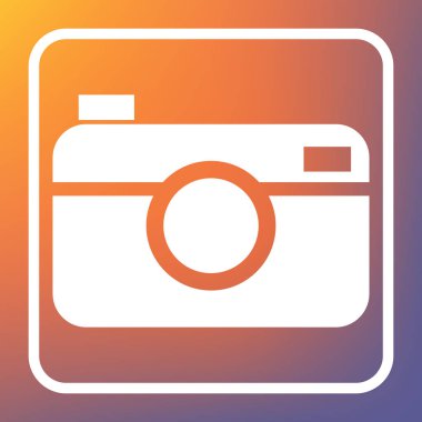 Dijital fotoğraf kamera işareti. Vektör. Beyaz simgesi turuncu-mor gradyan arka planı Saydam düğmesini.