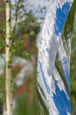 Gökyüzü bulutlu yansıması