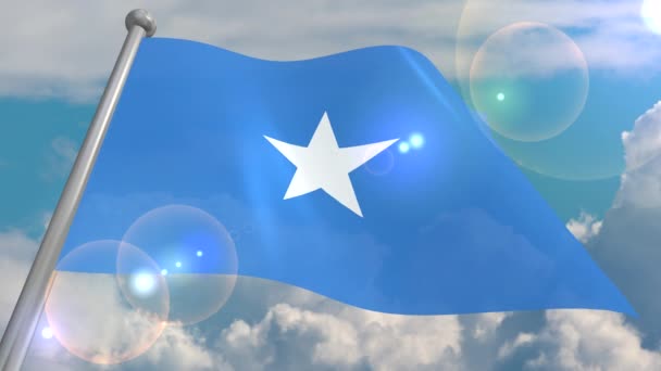 ソマリアの国の旗は 積雲と太陽からのレンズ上のフラッシュを持つ青い空に対して風に発達します 4Kビデオは3Dプログラムからループおよびデコードされます — ストック動画