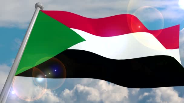 Flaga Państwa Sudanu Rozwija Się Wietrze Przeciwko Błękitnemu Niebu Chmurami — Wideo stockowe
