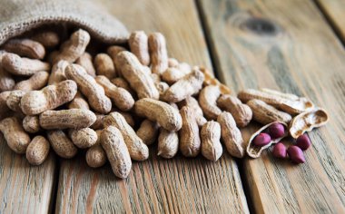 Fıstık Nutshell eski bir ahşap tablo