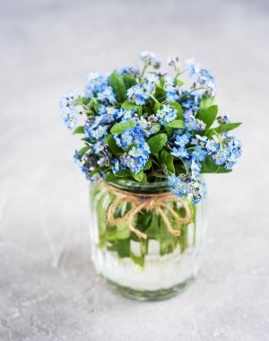 buket unut beni fakirler cam vazoda