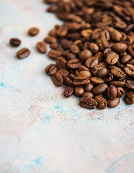 Koffie Bonen Een Grijze Steen Achtergrond — Stockfoto