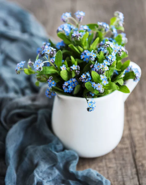 buket unut beni fakirler cam vazo içinde sunulan