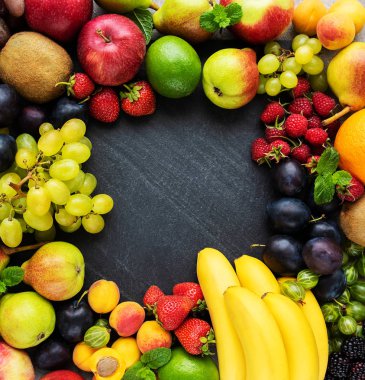 Taze yaz meyve ve çilek