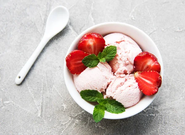 Strawberry Ice Cream Stone Background — Stock Photo, Image