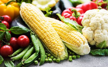 Arka plan - farklı çiğ sebze yeme sağlıklı