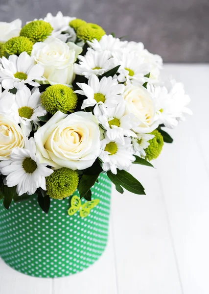 Bouquet White Flowers Roses Daisies — Stock Photo, Image