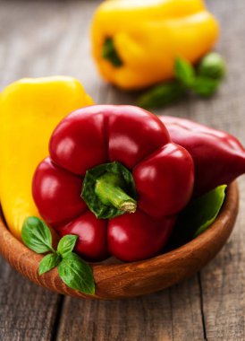 Biber eski bir ahşap tablo