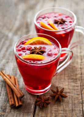 Bardak sıcak mulled şarap