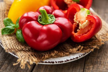 Biber ahşap zemin ile plaka