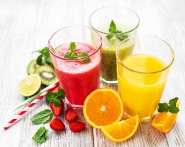 Sağlıklı meyve smoothies