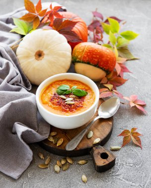 Beton zemin üzerine kabak çorbası