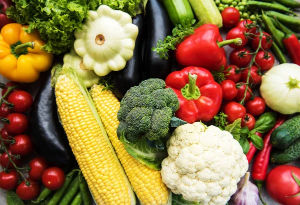 Arka plan - farklı çiğ sebze yeme sağlıklı