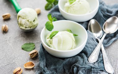 Fıstıklı dondurma ve nane