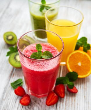 Sağlıklı meyve smoothies