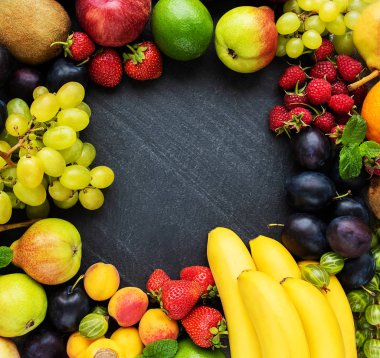 Taze yaz meyve ve çilek