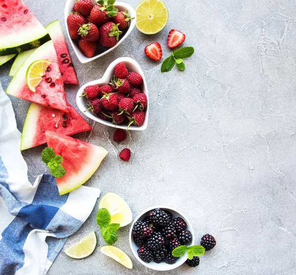 Čerstvé plody a ovoce — Stock fotografie