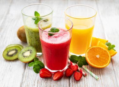 Sağlıklı meyve smoothies