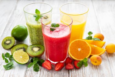 Sağlıklı meyve smoothies