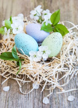 Paskalya yumurtaları ile iç içe geçirme