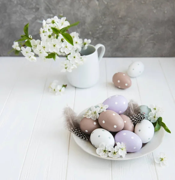 Plate with easter eggs — Stock Photo, Image