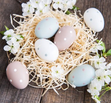 Paskalya yumurtaları ile iç içe geçirme