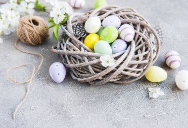 Paskalya yumurtaları ile iç içe geçirme