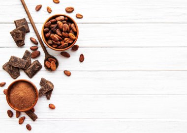 kakao tozu ve fasulye