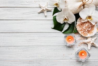 Orkide çiçekleri malzemelerle doğal spa