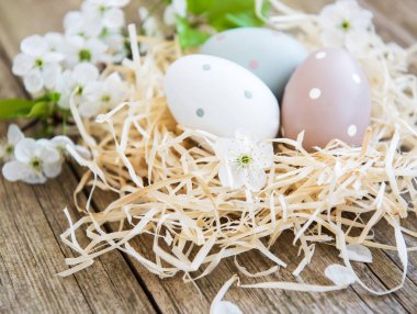 Paskalya yumurtaları ile iç içe geçirme