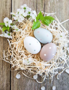 Paskalya yumurtaları ile iç içe geçirme