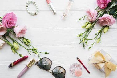 çiçekler ve kozmetik