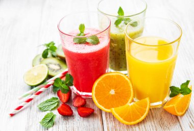 Sağlıklı meyve smoothies