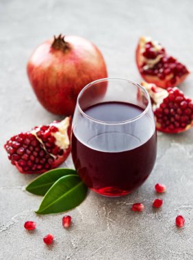 Taze nar meyveli nar suyu