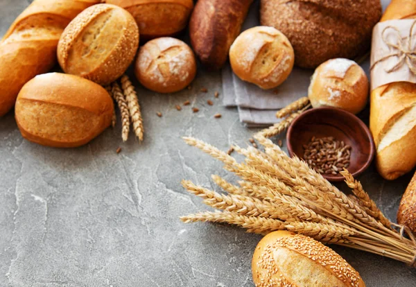 Surtido de pan horneado — Foto de Stock