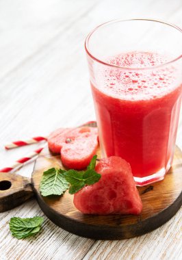 Karpuz güler yüzlü ve taze karpuz